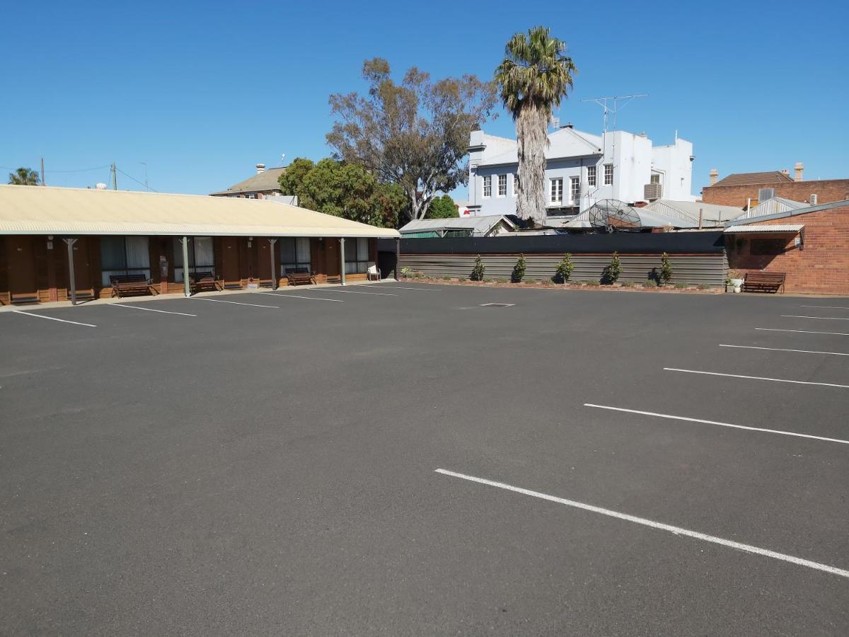 Country Mile Motor Inn Forbes Buitenkant foto