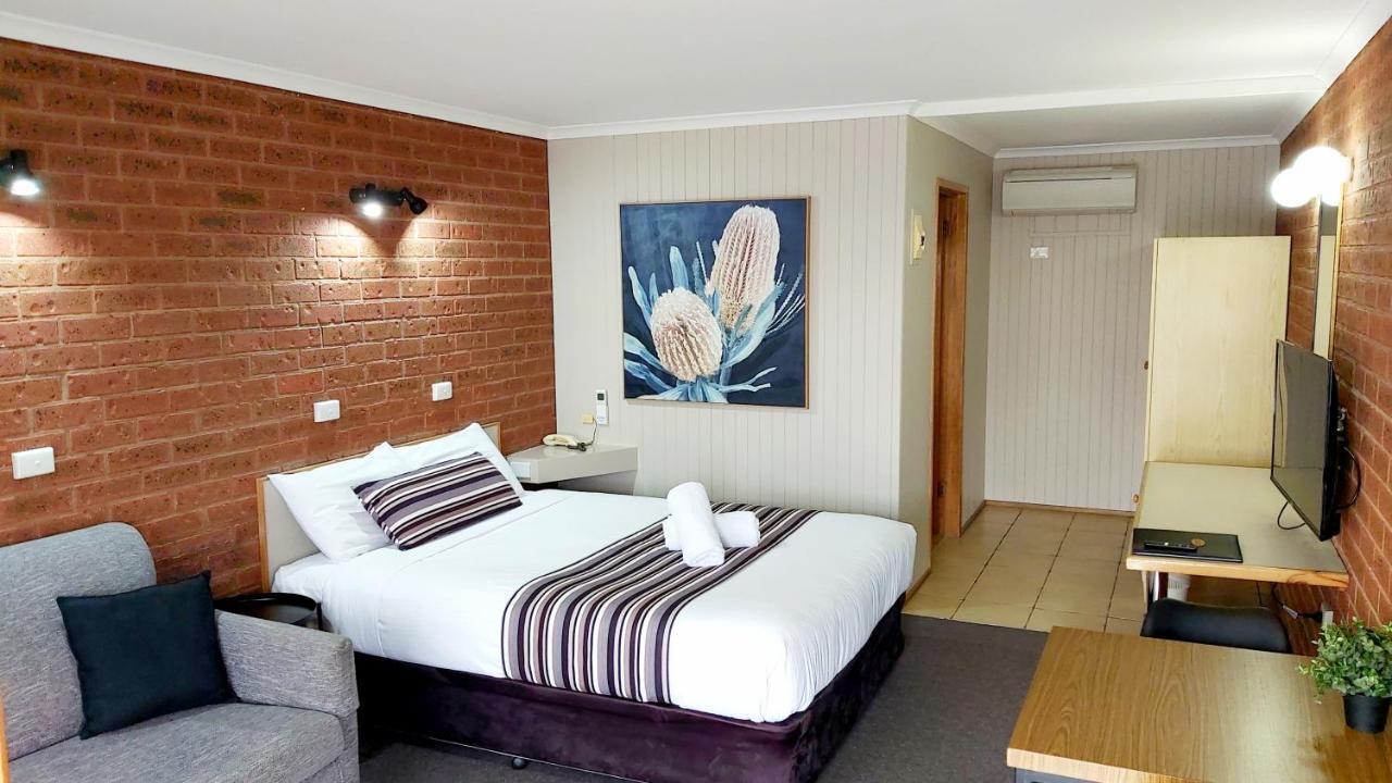 Country Mile Motor Inn Forbes Buitenkant foto